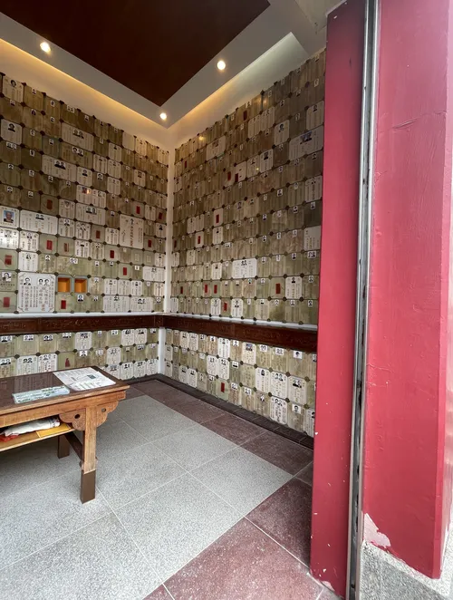 pofook_niche_bou_faat_hse_03