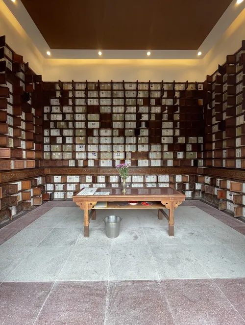 pofook_niche_bou_goi_hse_02